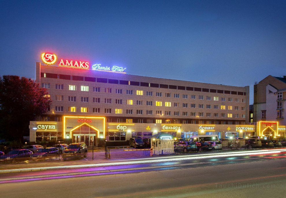 Khách sạn Amaks Premier