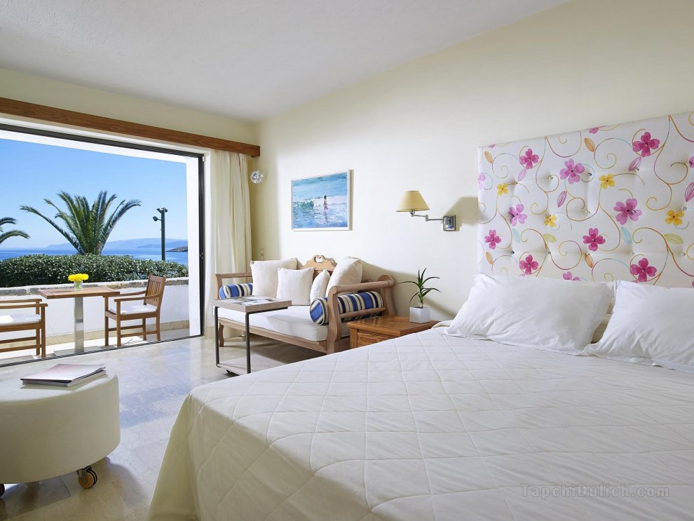 Khách sạn St. Nicolas Bay Resort & Villas