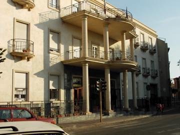 Khách sạn Mariano IV Palace