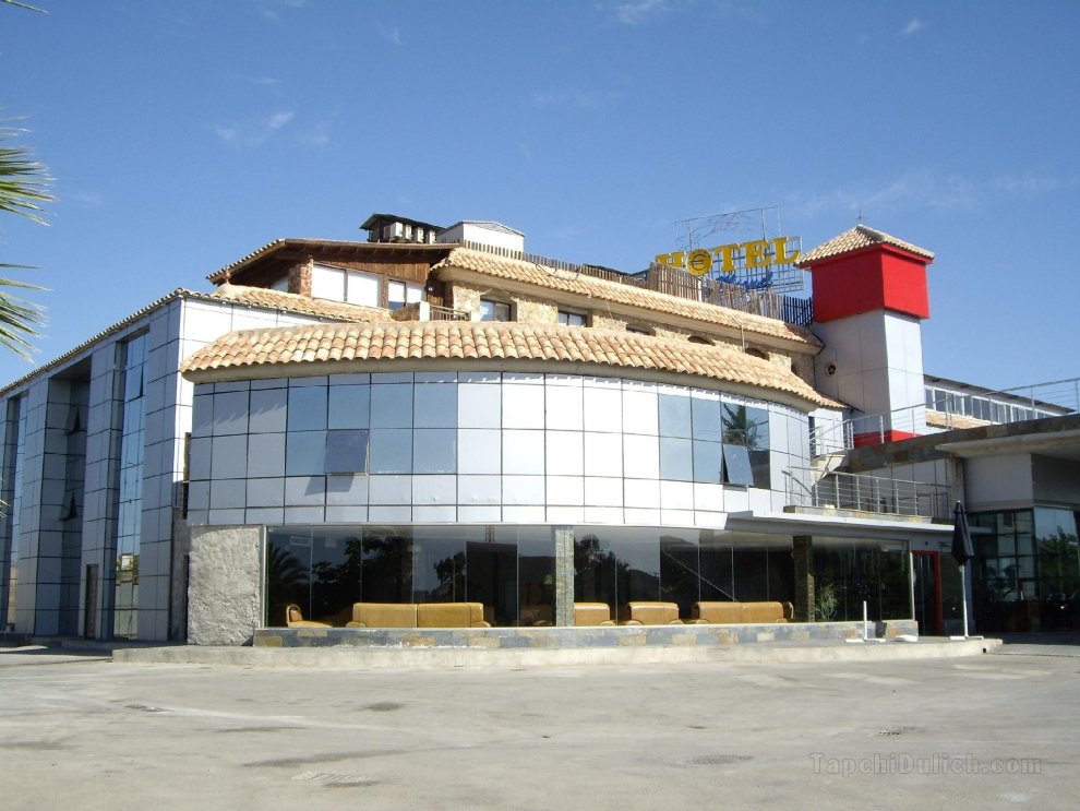 Khách sạn Aguilas and Resort