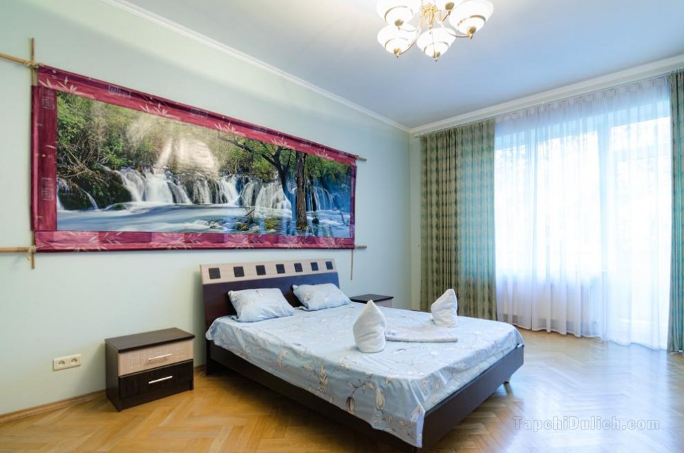 Three Bedrooms Apartment,  Doroshenka ,57