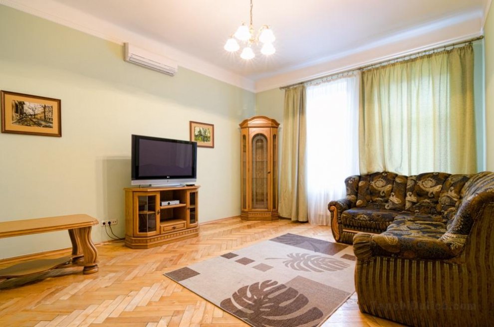 Two Bedrooms Apartment on  Nalyvayka 12