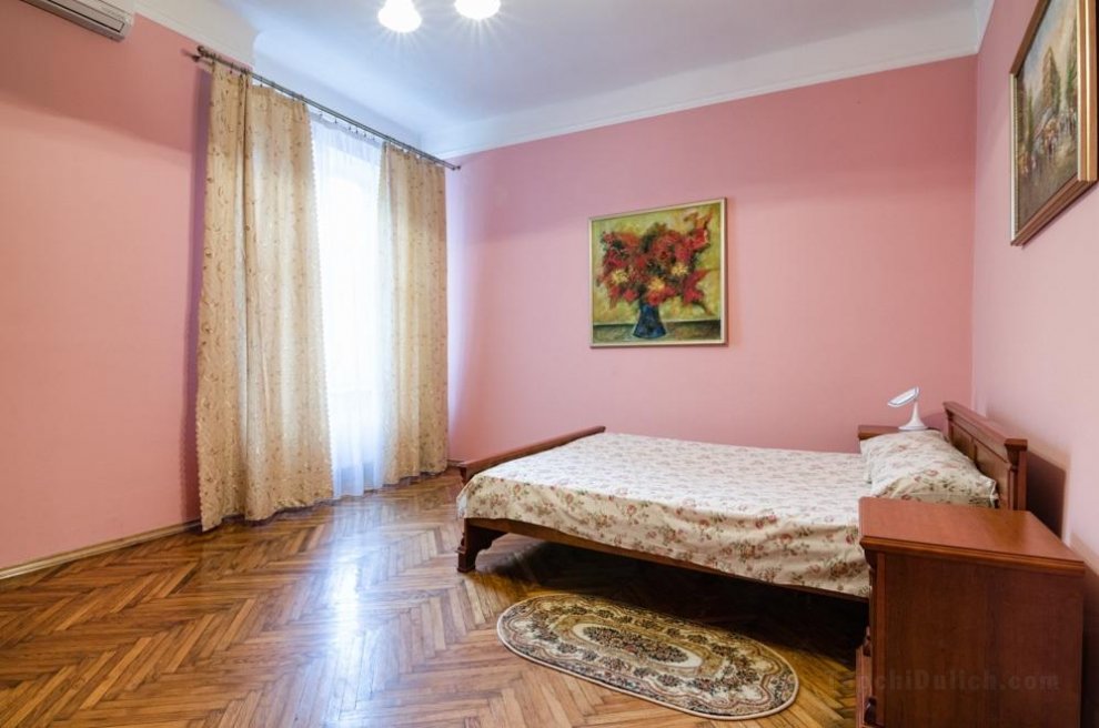 Two Bedrooms Apartment on  Nalyvayka 12