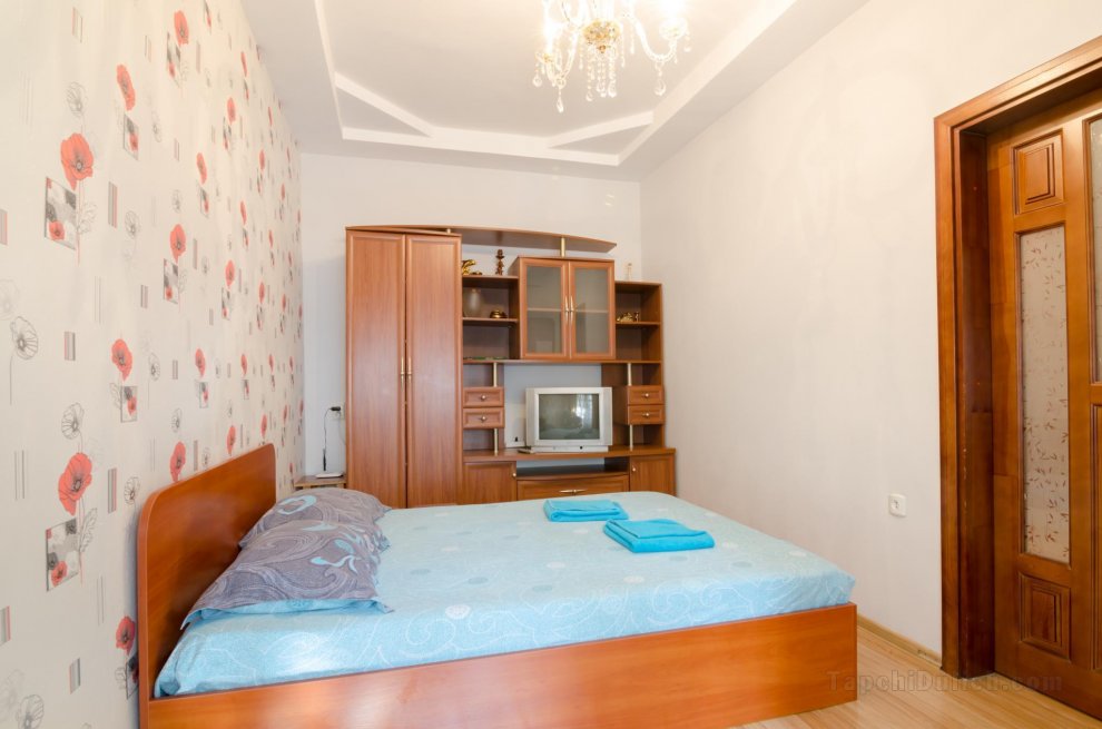 One Bedroom Apartment on Zamartynivska 3
