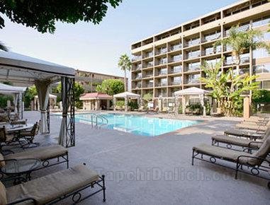 Khách sạn Howard Johnson &Conf Cntr by Wyndham Fullerton/Anaheim