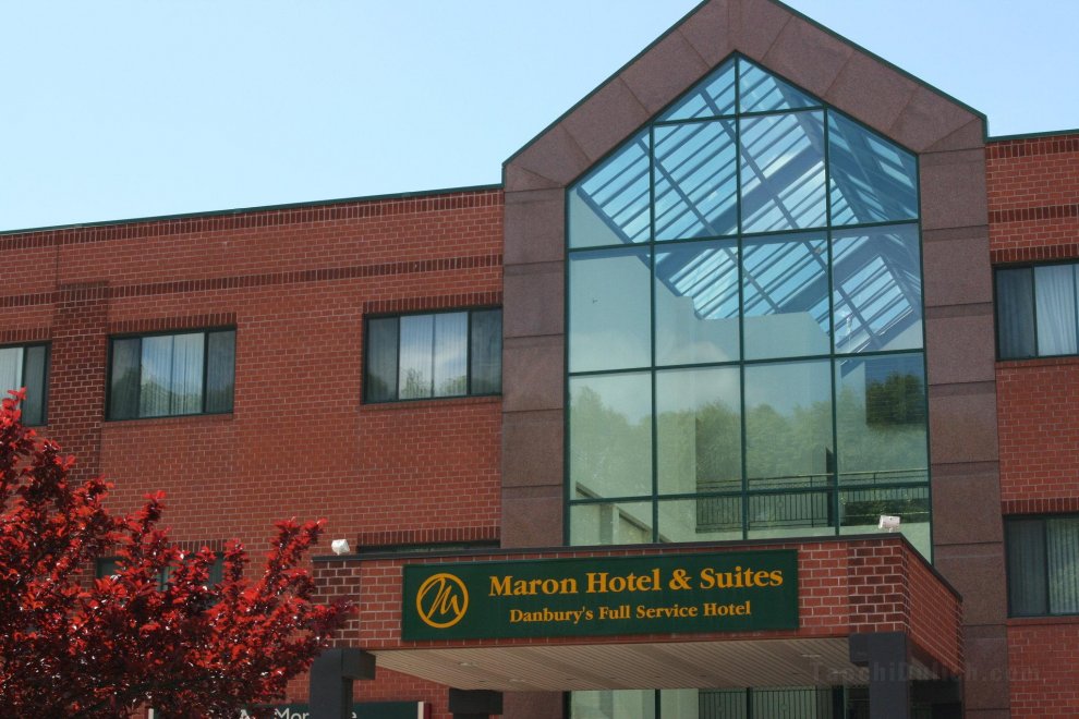 Khách sạn Maron & Suites