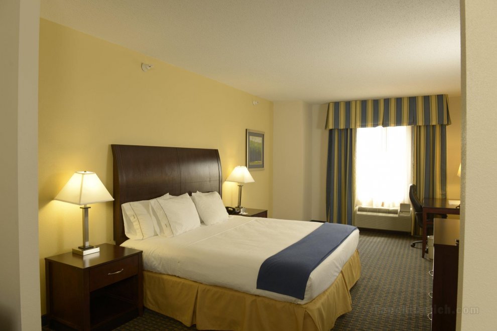 Khách sạn Holiday Inn Express & Suites - Wilson - Downtown