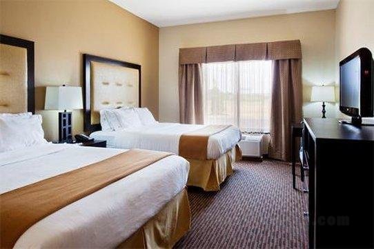 Khách sạn Holiday Inn Express & Suites Cordele North