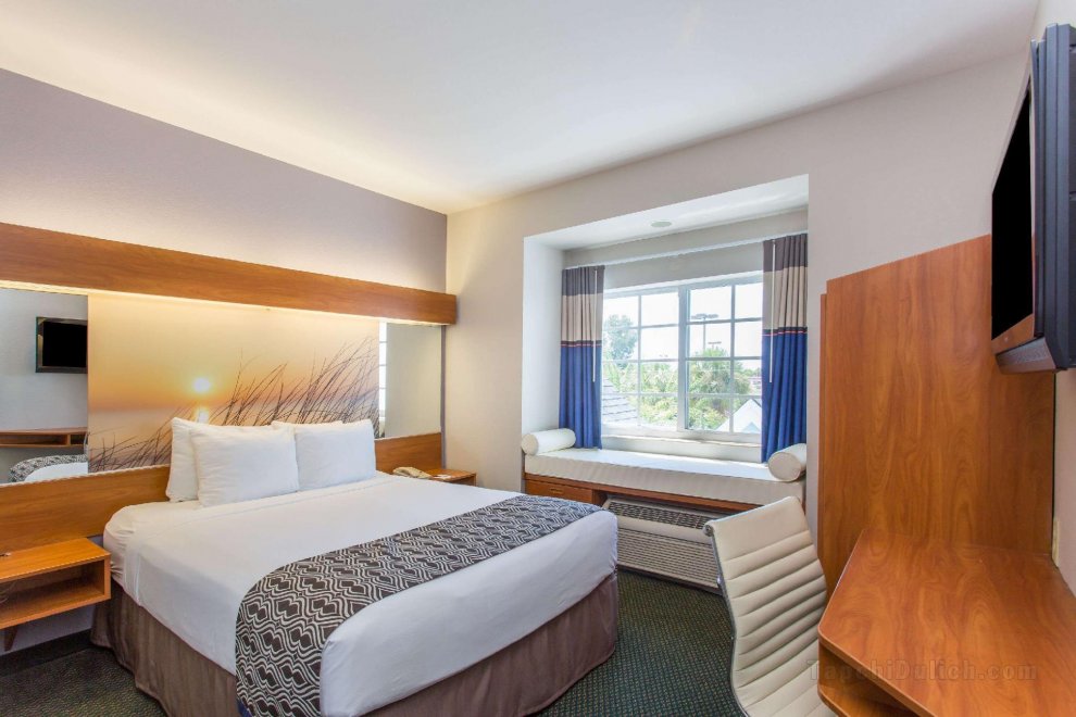 Microtel Inn & Suites by Wyndham Port Charlotte