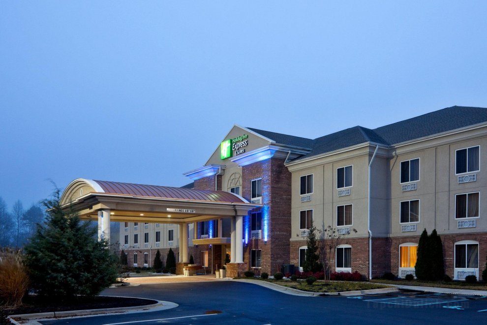 Khách sạn Holiday Inn Express & Suites High Point South