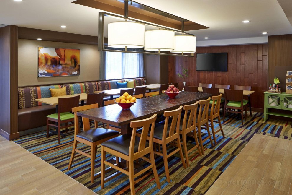 Fairfield Inn and Suites Rochester East