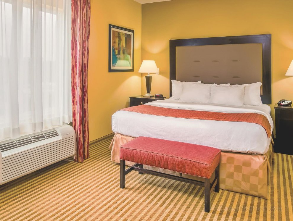 La Quinta Inn & Suites by Wyndham Union City