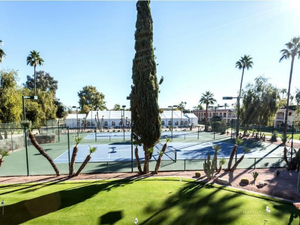 Scottsdale Plaza Resort & Villas