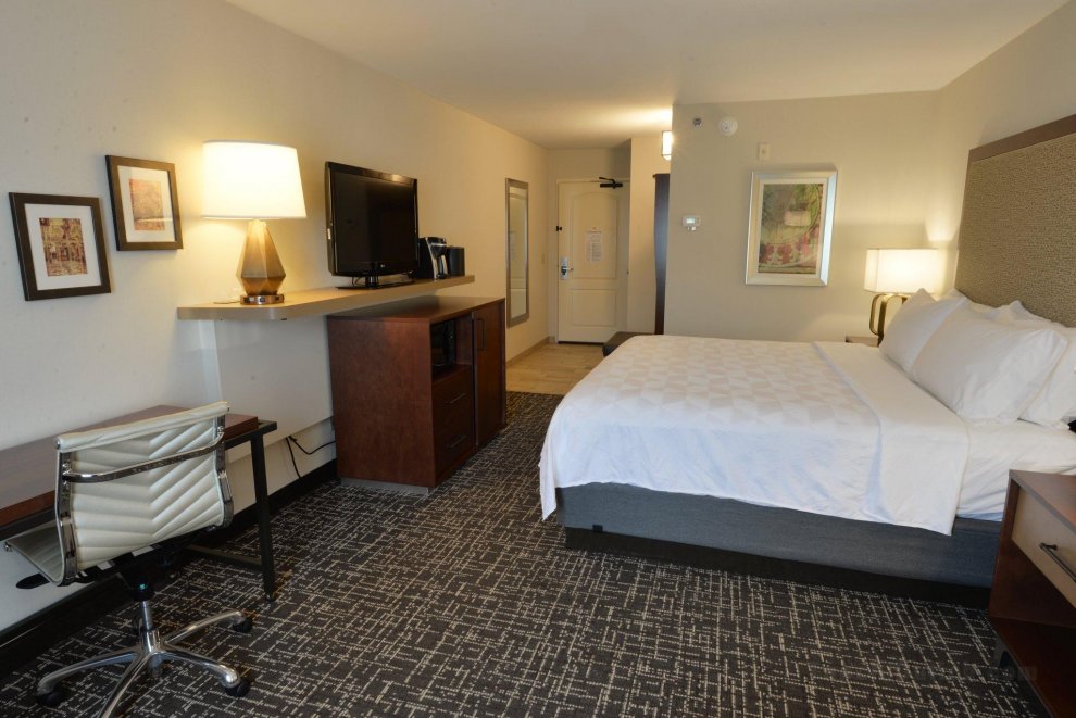 Khách sạn Holiday Inn & Suites Minneapolis-Lakeville
