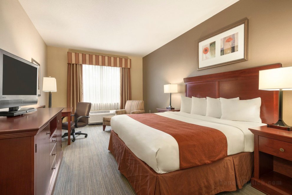 Seffner Inn and Suites