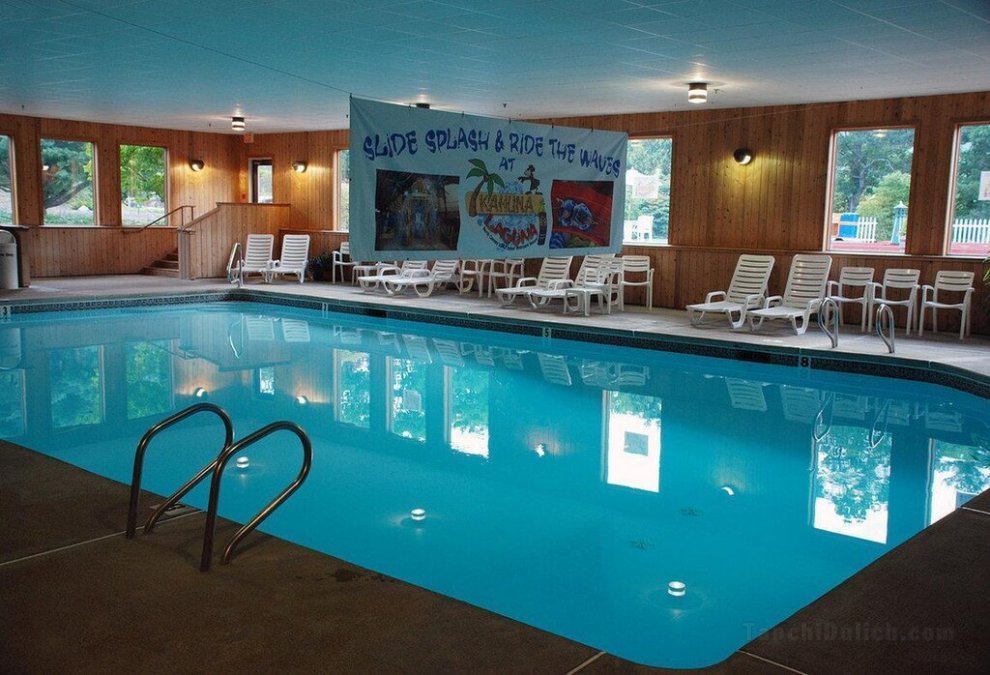 Fox Ridge Resort - Adults Only