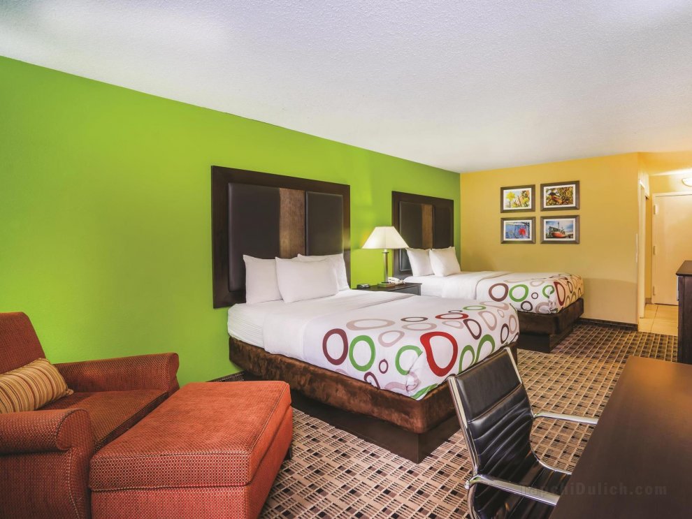 La Quinta Inn & Suites by Wyndham Baltimore S. Glen Burnie