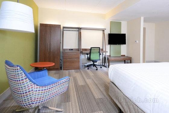 Khách sạn Holiday Inn Express & Suites Research Triangle Park