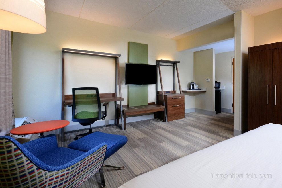 Khách sạn Holiday Inn Express & Suites Research Triangle Park