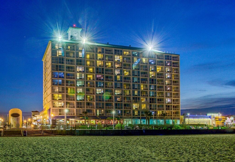 Khách sạn Boardwalk Resort and Villas