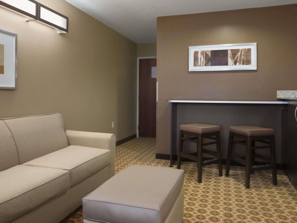 Microtel Inn and Suites by Wyndham Fairmont