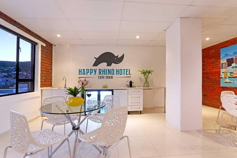 Khách sạn Happy Rhino