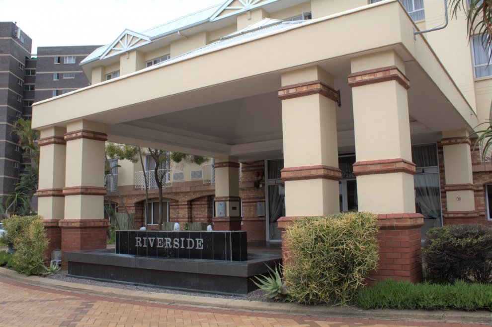 Khách sạn Riverside