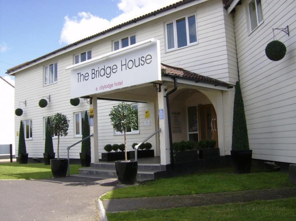The Bridge House; BW Signature Collection
