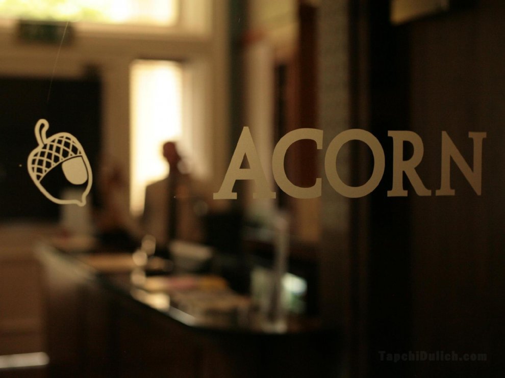 Khách sạn Acorn