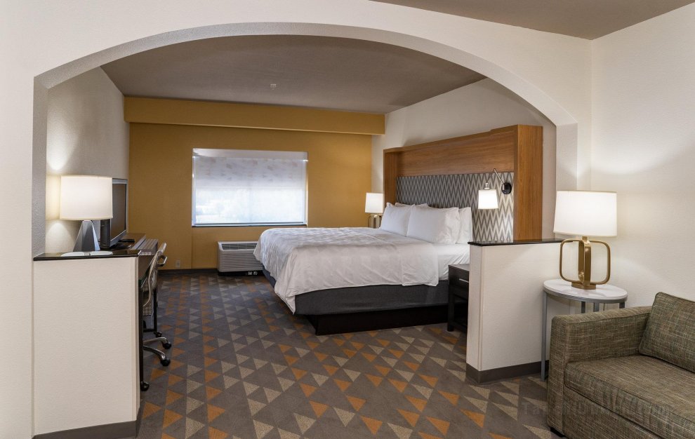 Khách sạn Holiday Inn & Suites Beaufort at Highway 21