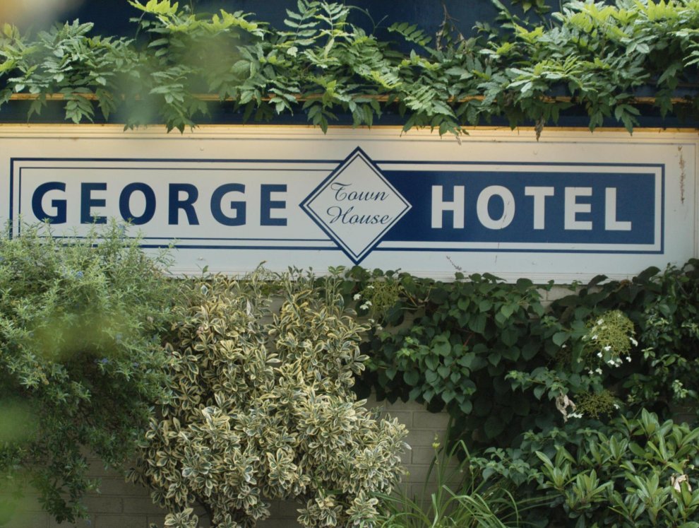 Khách sạn George , Best Western Signature Collection