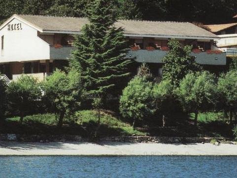 Khách sạn Chalet del Lago