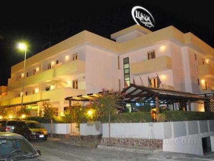 Khách sạn Luna Lido