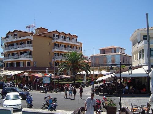 Khách sạn Nirikos