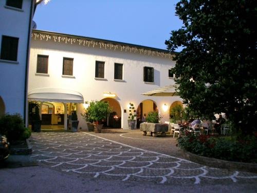 Khách sạn Prata Verde