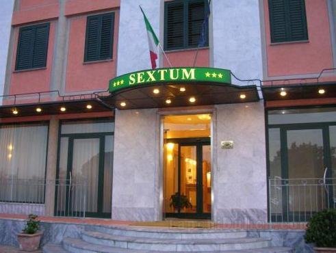 Khách sạn Sextum