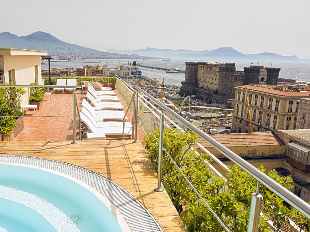 Khách sạn Renaissance Naples Mediterraneo
