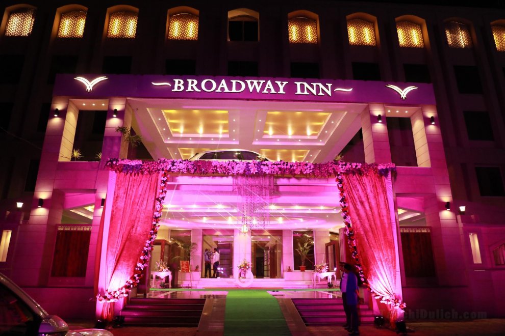 Khách sạn Broadway Inn
