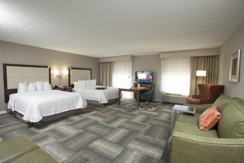 Hampton Inn and Suites Cincinnati Union Ctr