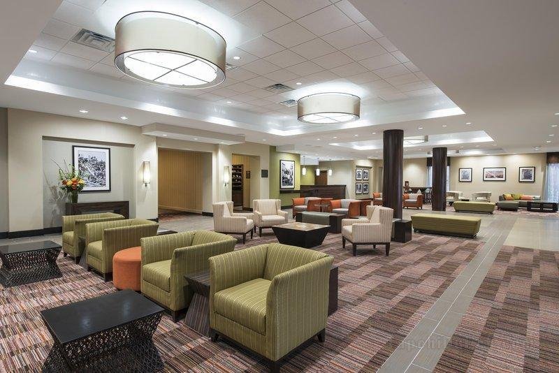 DoubleTree by Hilton Grand Rapids Airport