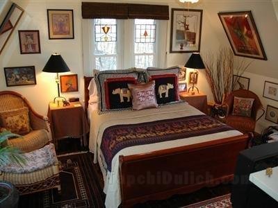 Red Elephant Inn Bed and Breakfast