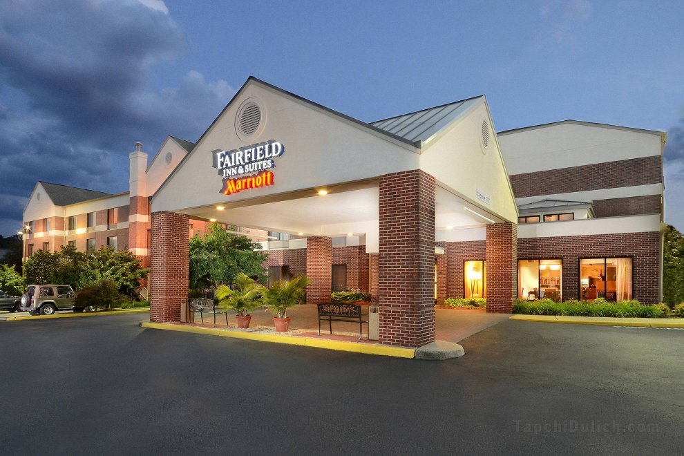 Fairfield Inn & Suites Charlottesville North