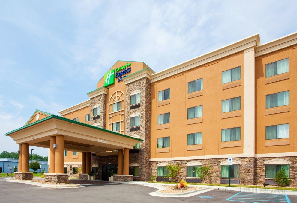 Khách sạn Holiday Inn Express & Suites Mount Airy