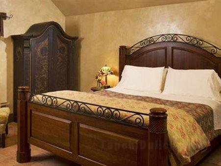 HILLBROOK INN & SPA BED AND BREAKFAST - ADULT ONLY