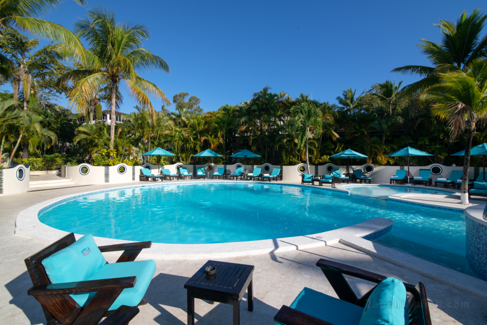 LIFESTYLE CROWN RESIDENCE SUITES - ALL INCLUSIVE RESORT - Adults Only