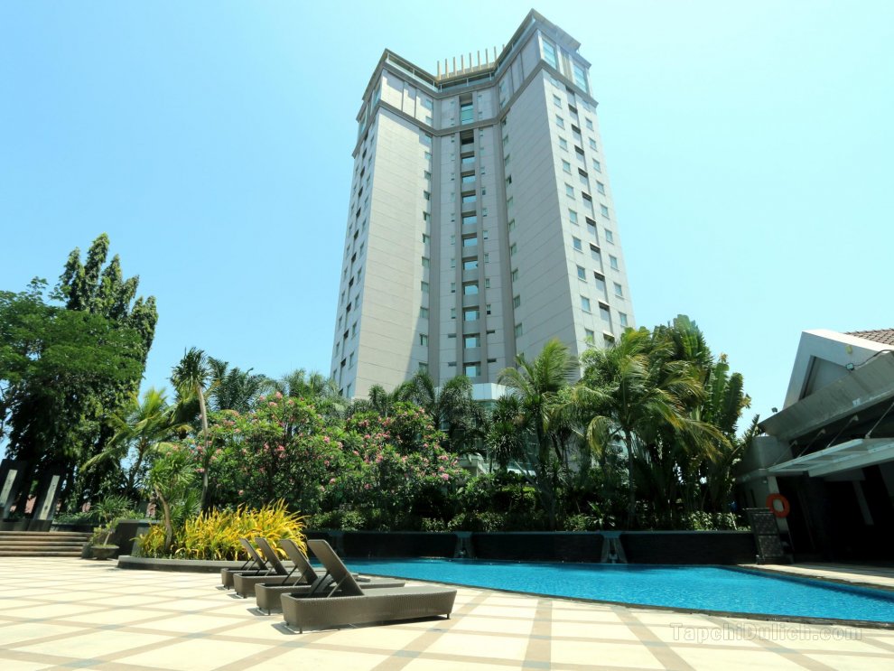 Khách sạn Java Paragon & Residences