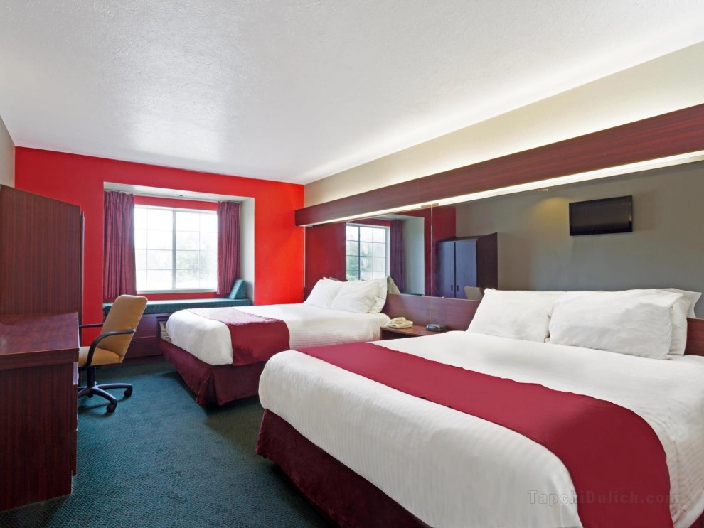 Microtel Inn & Suites by Wyndham Brandon