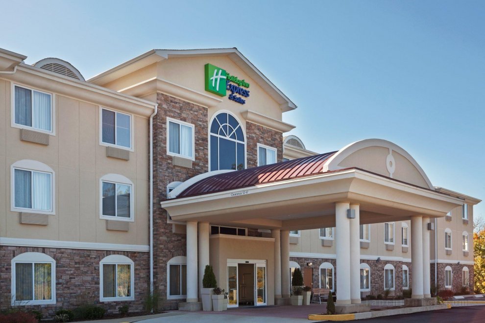 Holiday Inn Express and Suites Meriden
