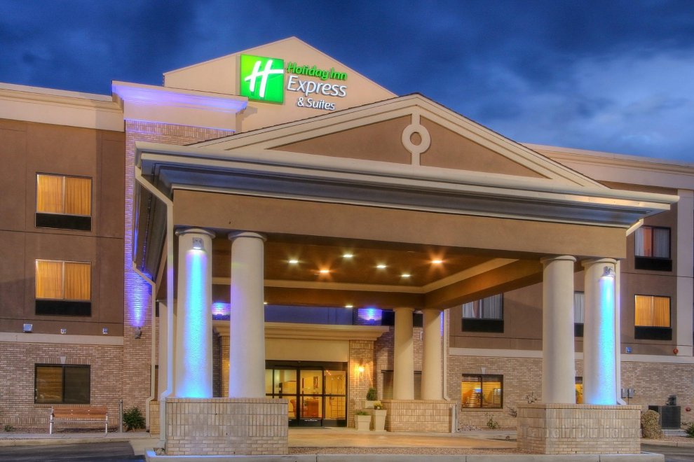 Khách sạn Holiday Inn Express & Suites Las Vegas