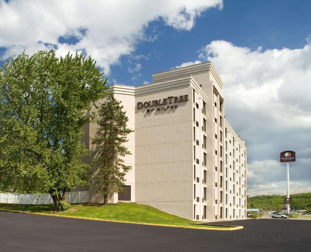 DoubleTree by Hilton Pittsburgh Meadow Lands